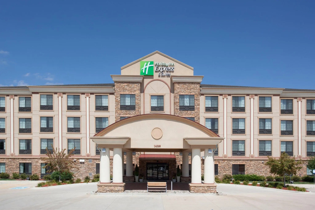 Holiday Inn Express & Suites Ft Collins by IHG