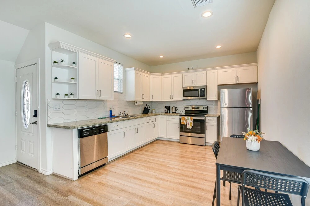 Modern Houston Haven: 3 Mi to Downtown Attractions