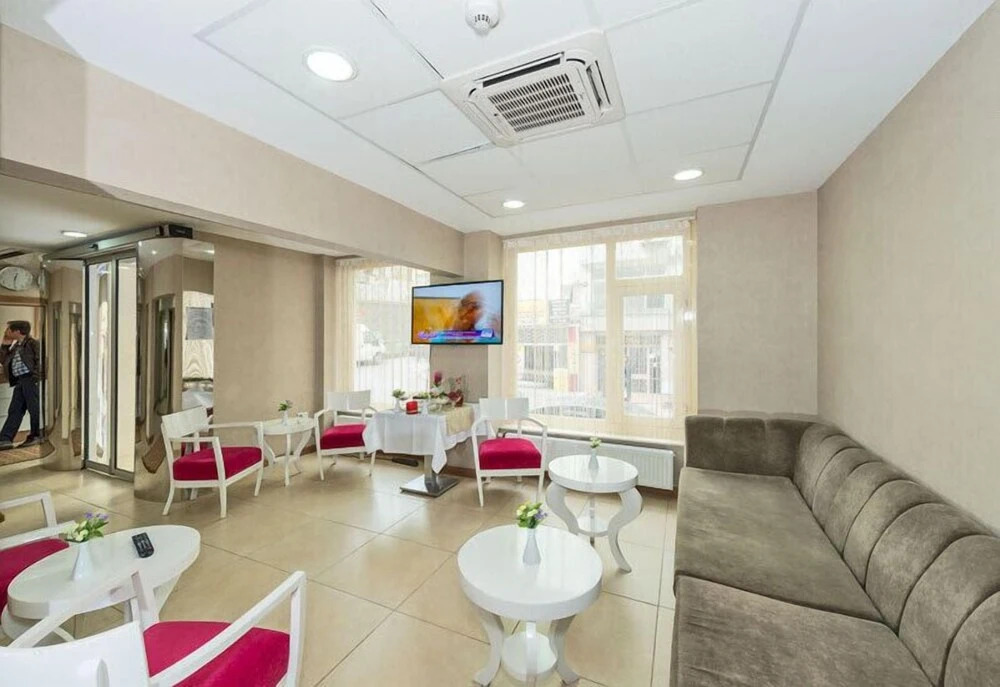 La Garden Hotel