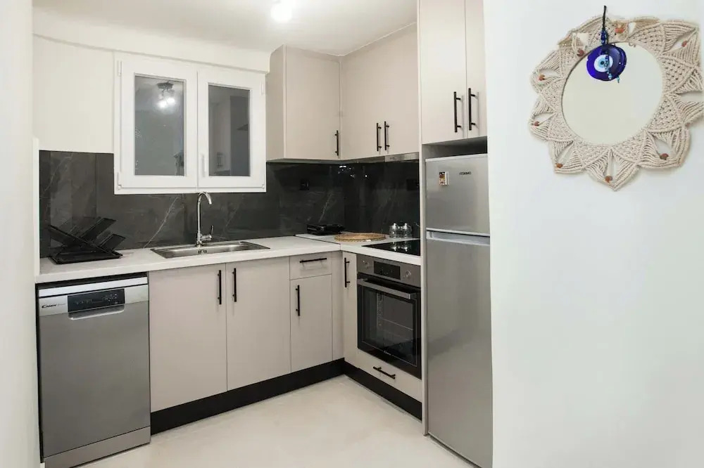 Cozy 1 Bd Getaway Apt in Lively Kipseli