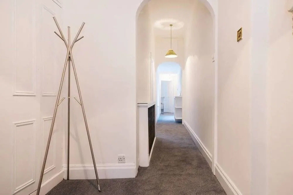 Oxford Circus Luminous Gem, Sleeps 4