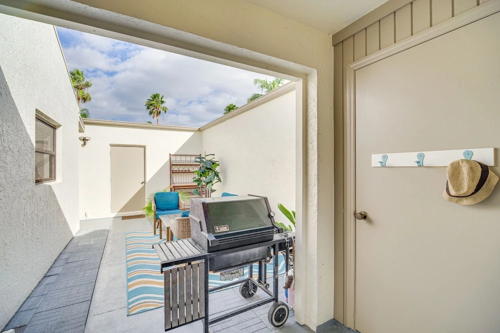 Satellite Beach Townhome w/ Patios, & Beach Gear