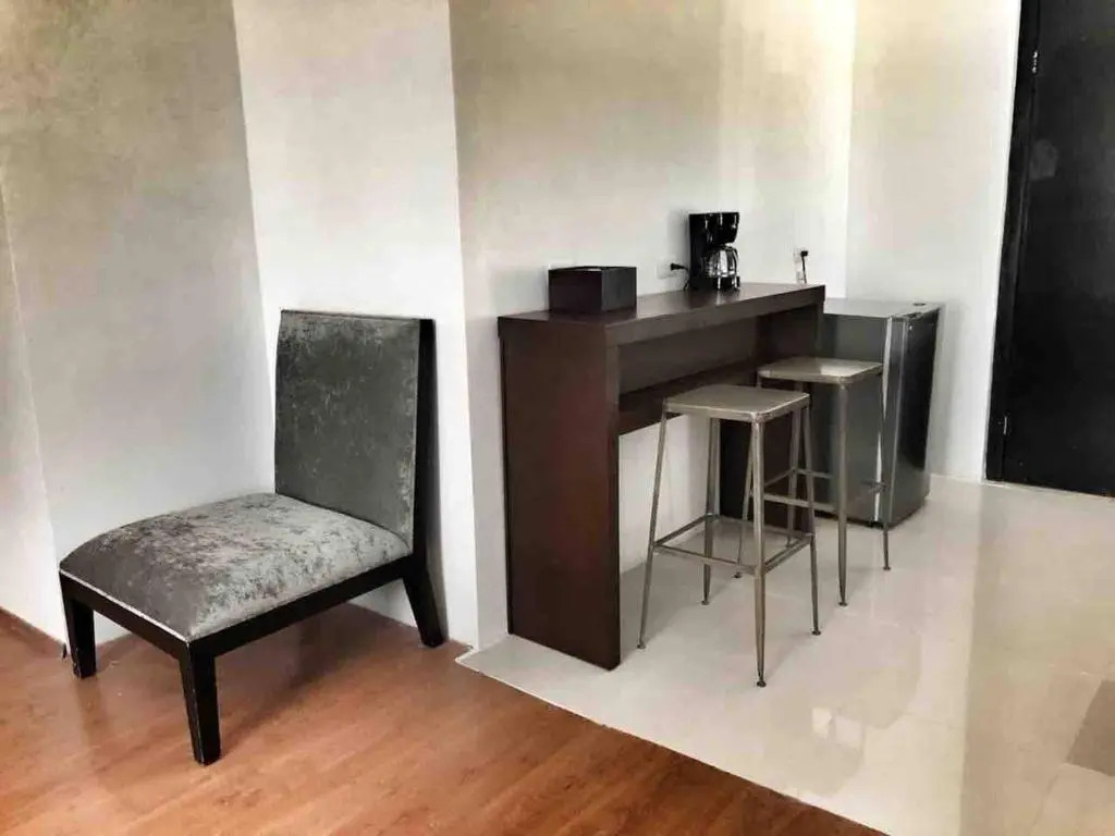 10 Large suite for 4 people