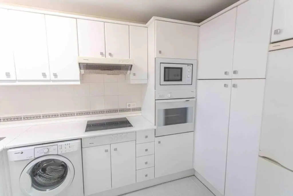 Brigth Apartment/2BED/2BATH/100m beach/Sea Views