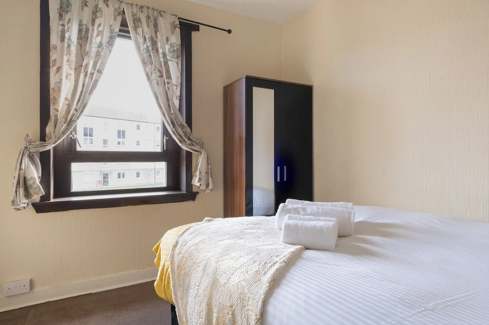 Novelty Suites Froghall Avenue