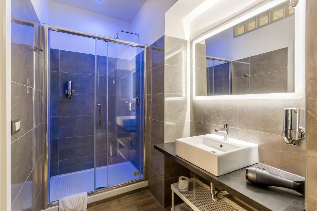 Nicole Suite