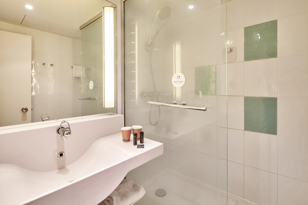 B&B HOTEL Cergy Port 4 étoiles