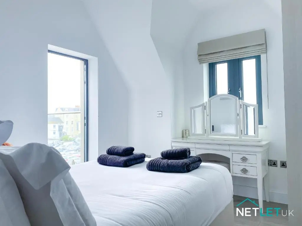 Waterstone House Penthouse Apartment