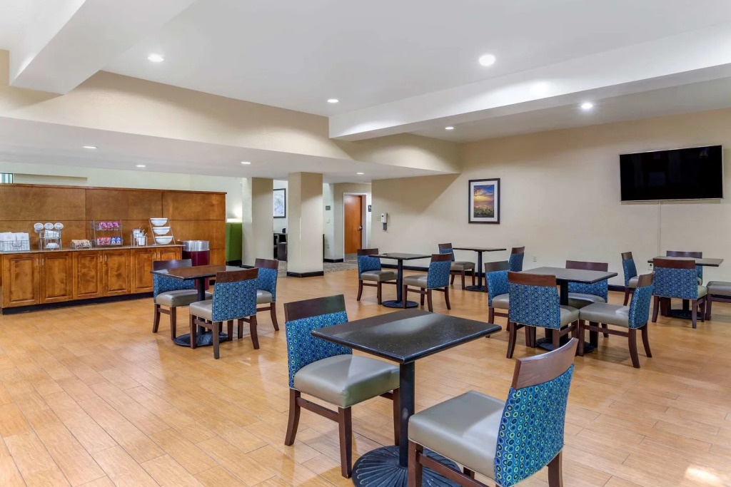 Comfort Suites Clayton - Garner