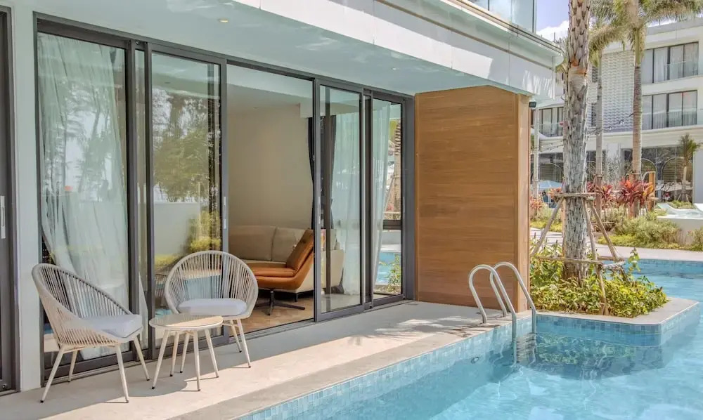 189/77 2BR Beachfront Seaview Pool Access