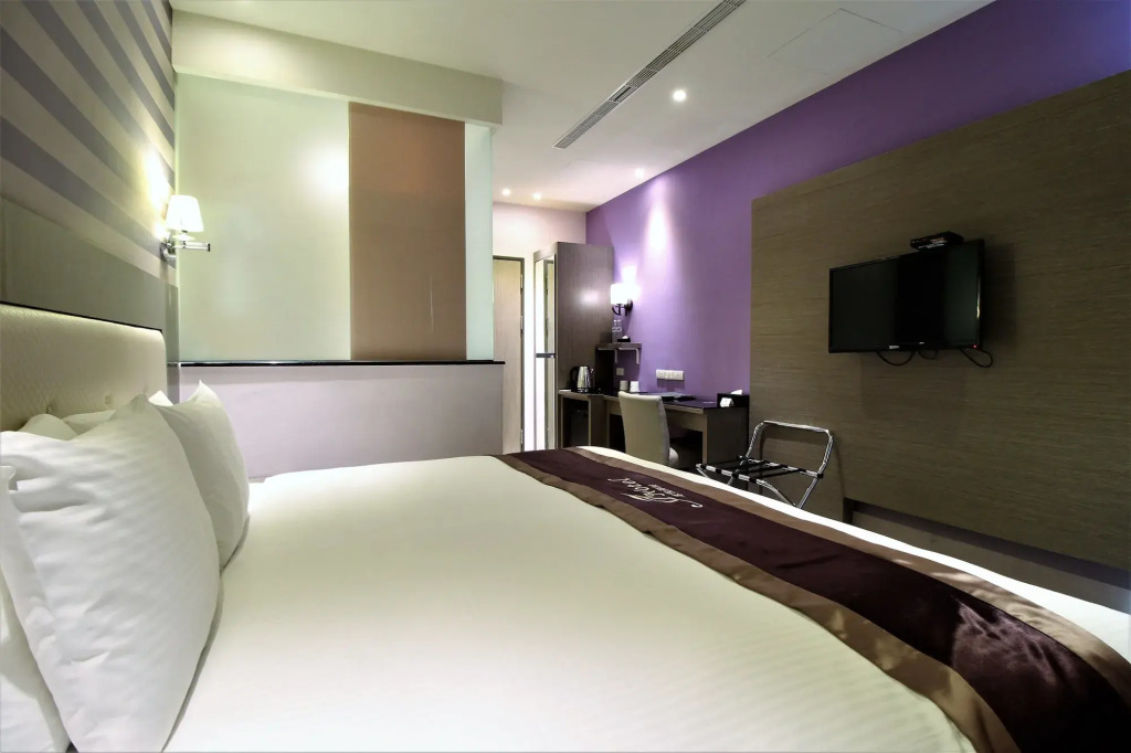 J-HOTEL