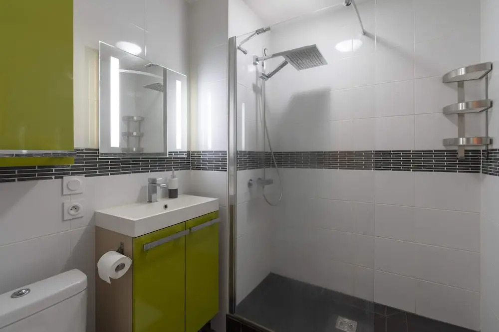 Les Deux Rives - Appartement Confortable Avec Place de Parking
