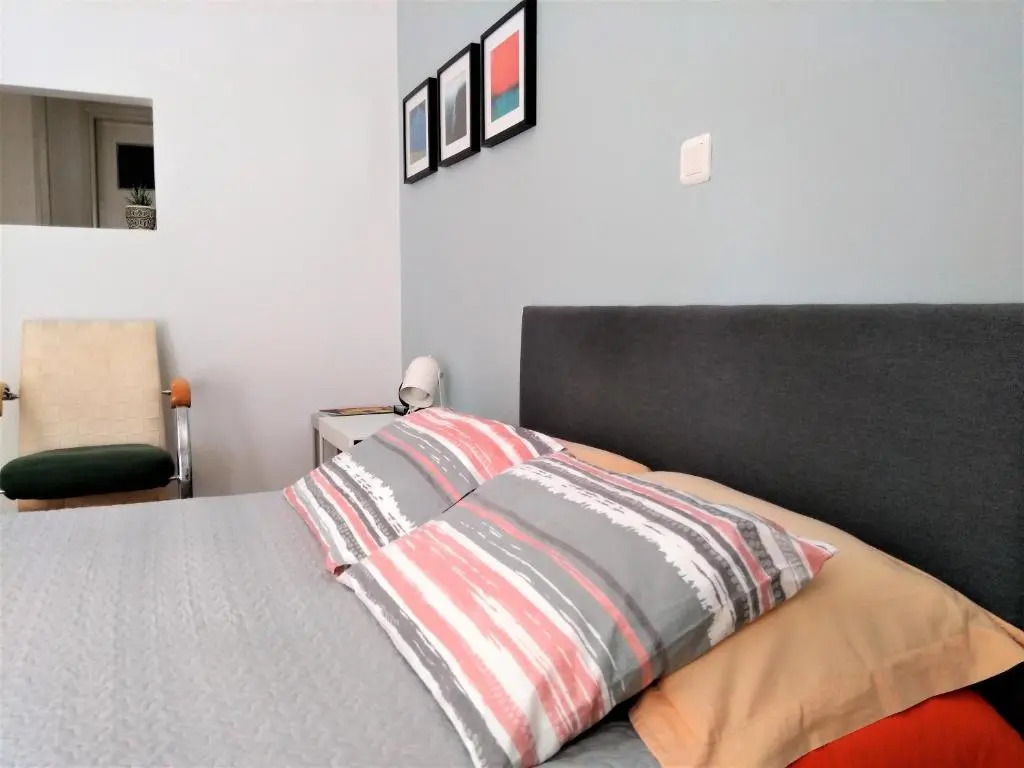Athens Pangrati modern apt 10min to metro