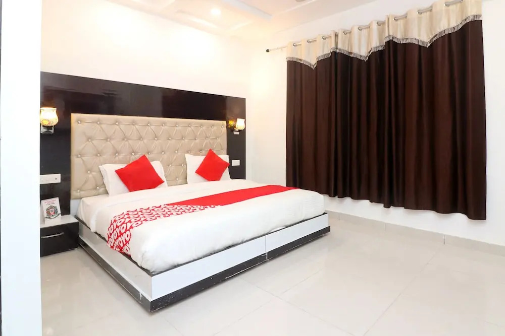 OYO 26637 Hotel Madhuvan Inn