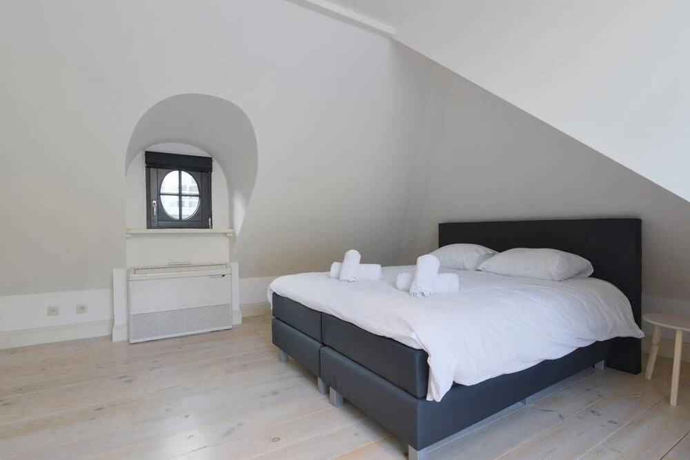 Saint Pauls Suite 18