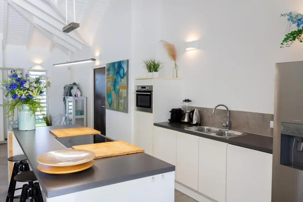 Villa Mistral Curacao - Luxurious 5 bedrooms, 5 min drive from the beach