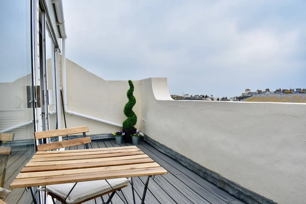 Three Bedroom Penthouse in Brighton