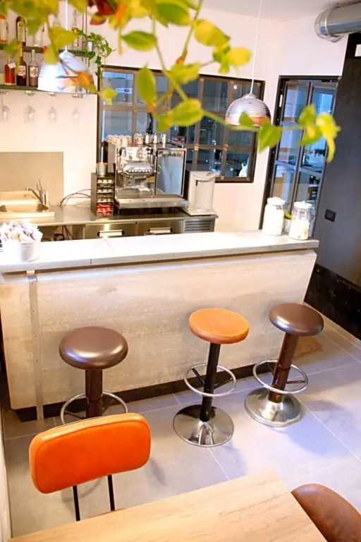 Pove 2.4 Hotel
