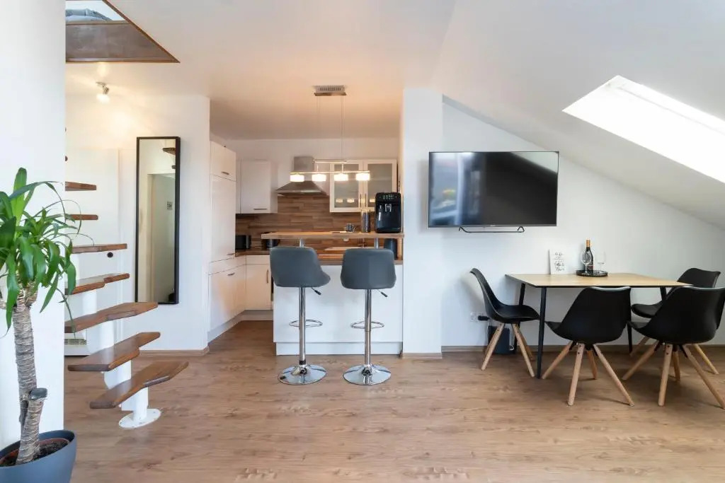 Stylish 2 Room Maisonette Hannover