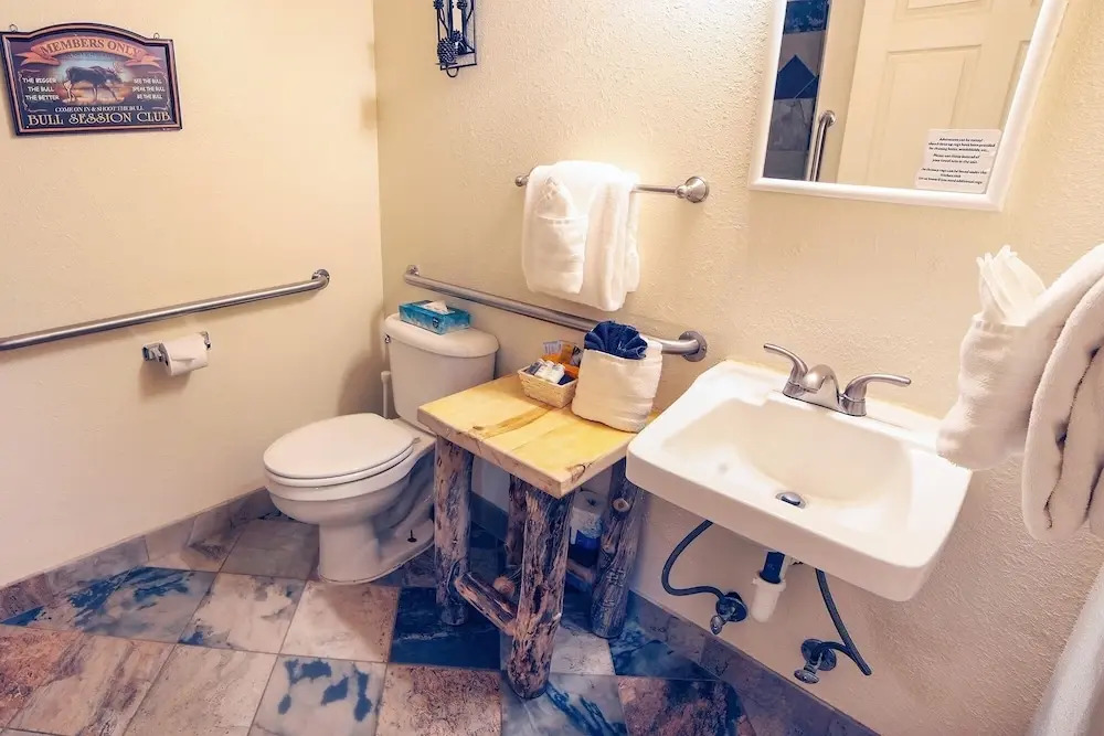 Fawn Valley Inn: 104 Condo
