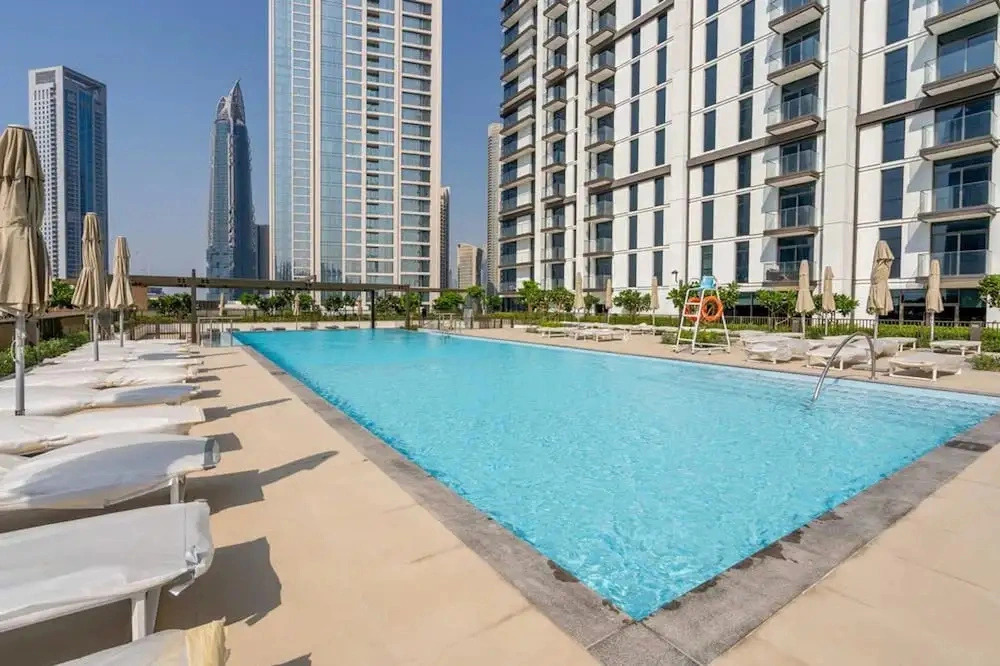 1 BR Apt Luxury at Burj Crown All Bills Included