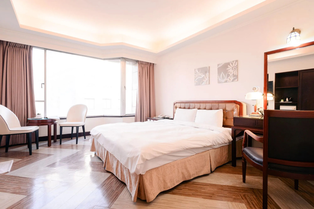 Peach Hotel