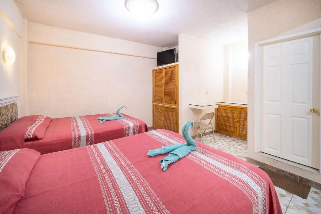 PENINSULA STAYS Business Hotel 2 CAMAS Matrimoniales