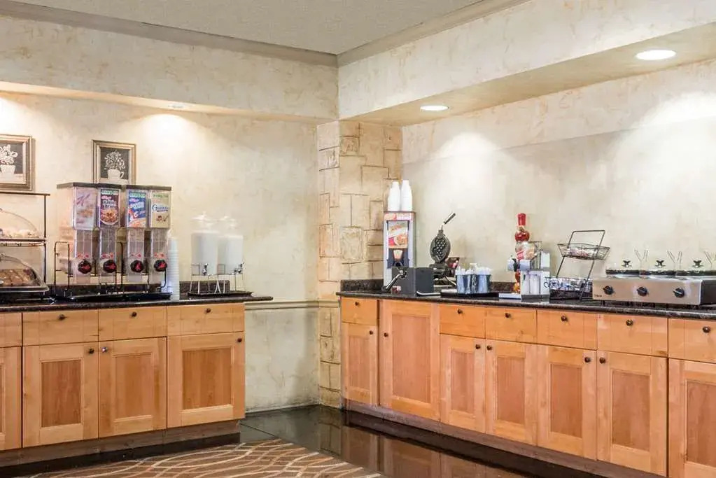 Ramada by Wyndham Dallas Love Field