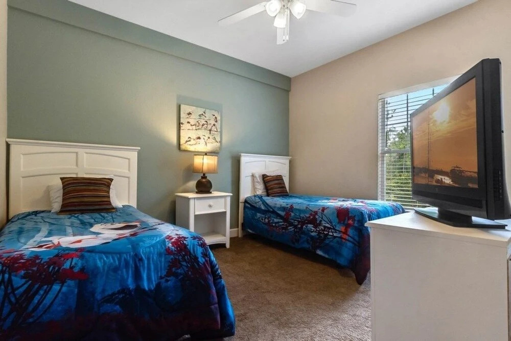 Amazing 4 Bedrooms Townhome 2402