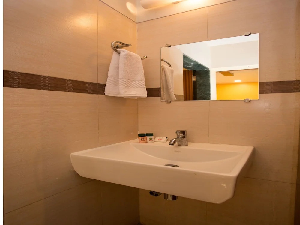 OYO 10679 Hotel Nanashree Executive