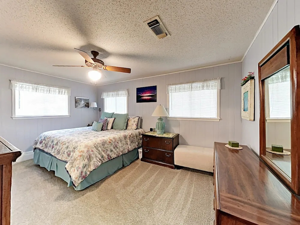405 Watkins Point Home 2 Bedrooms 2 Bathrooms Home