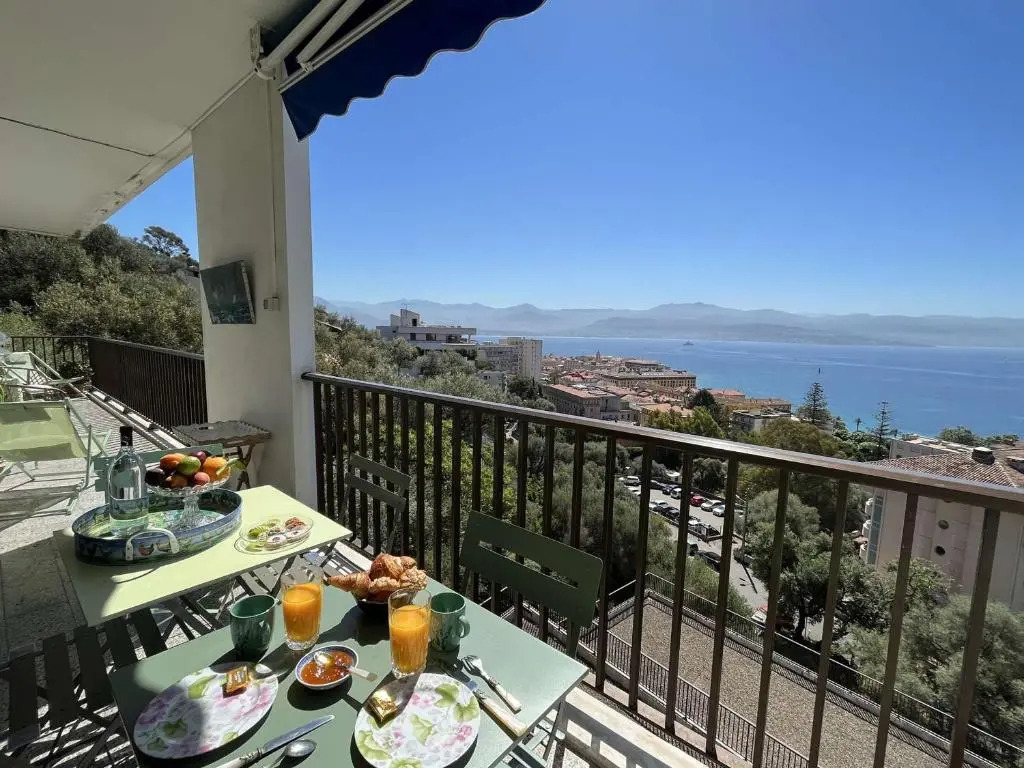 Appartement Ajaccio, 4 pièces, 6 personnes - FR-1-61-591