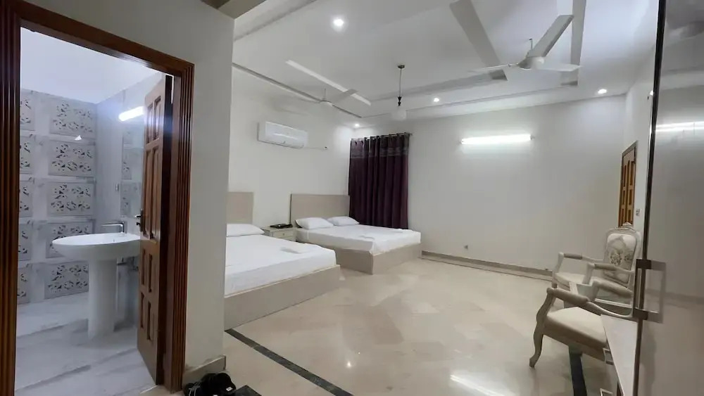 Midways Guest House and Hotels