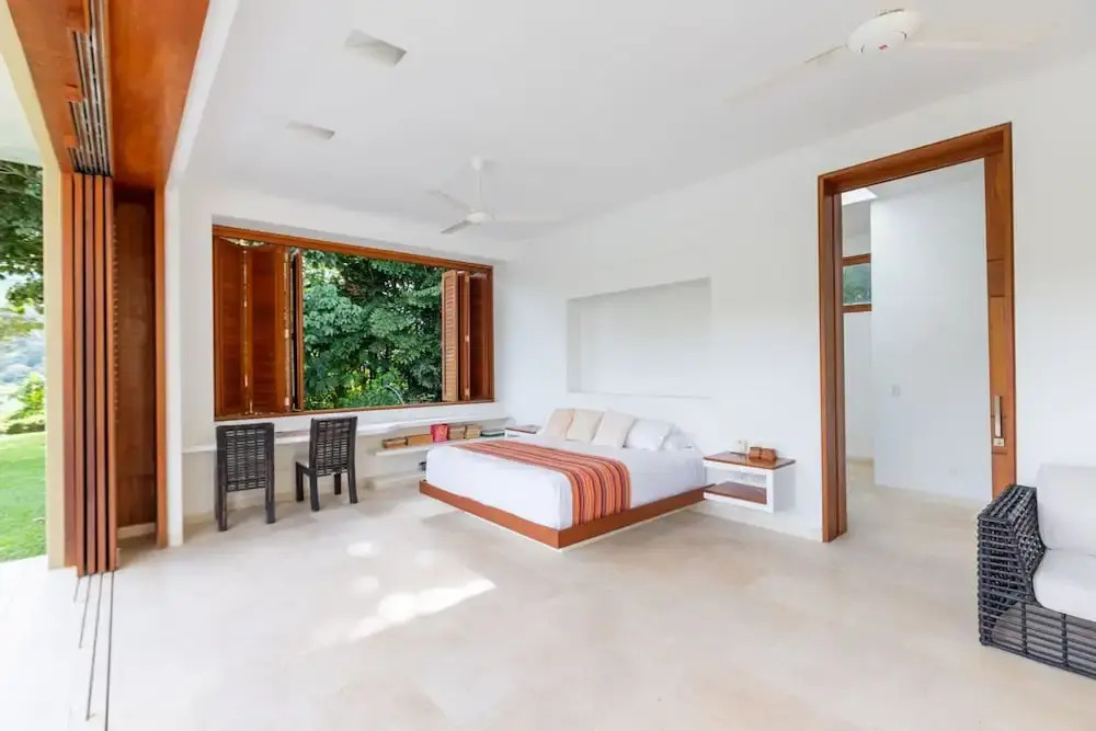 w Glowing 4BR Villa w Pool at Mesa de Yeguas