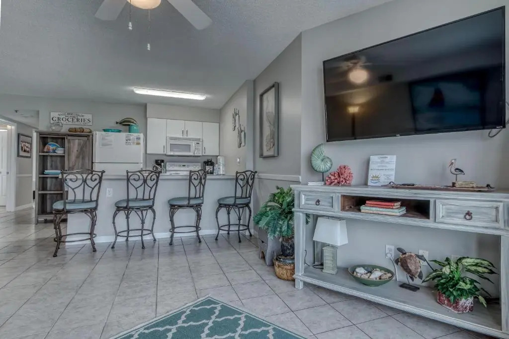Tradewinds 906