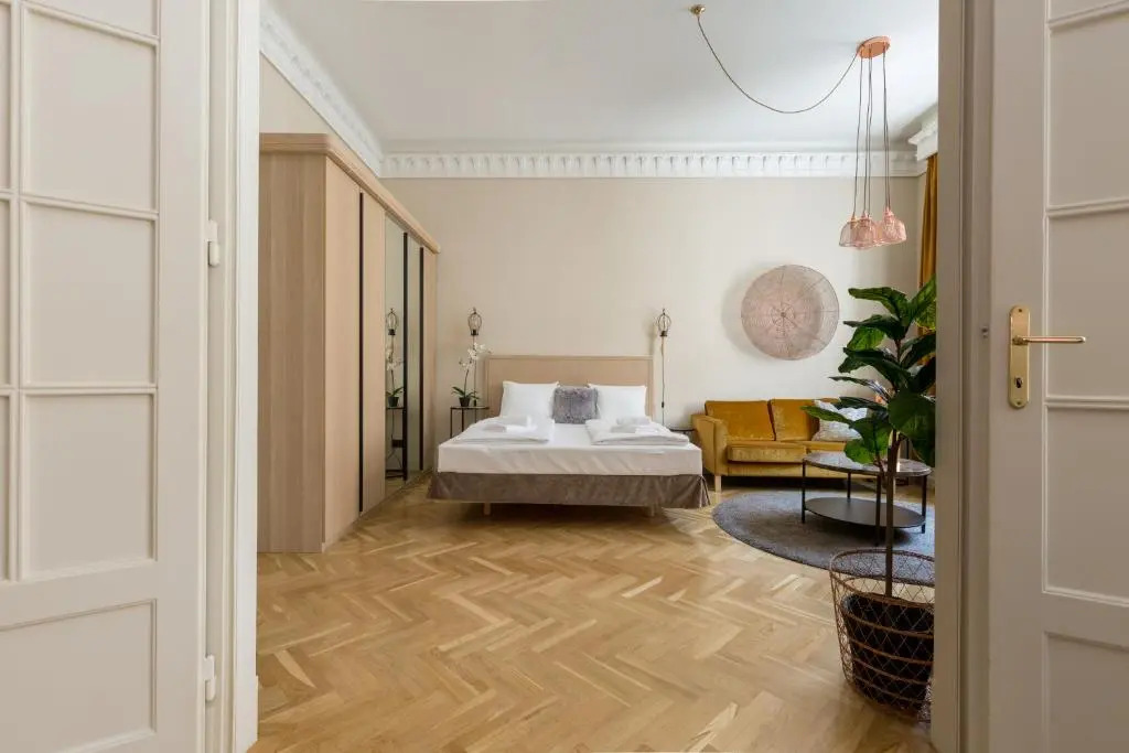 Danube Dream Home In The Absolute Center