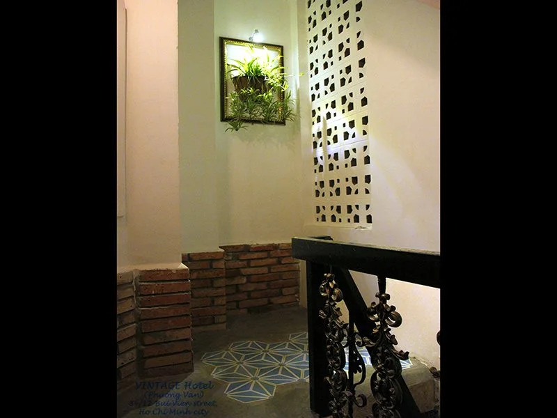 Phuong Van Hotel