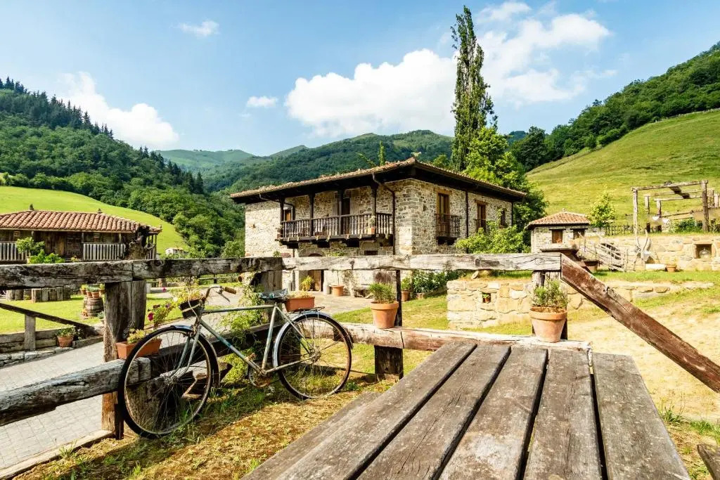 Casona de El Castañíu