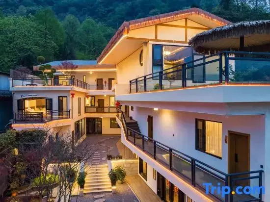 Qingcheng Shannan Li Forest Hot Spring Homestay (Qingcheng Houshan Tai'an Ancient Town Scenic Area)