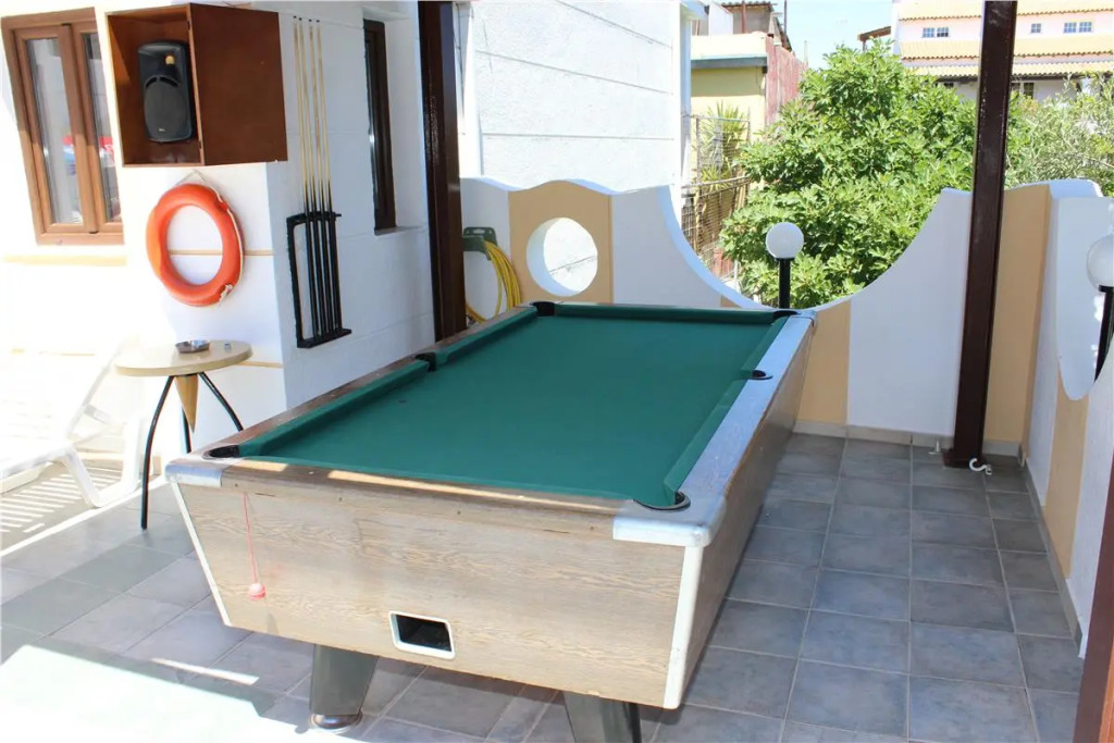 Lefkimi Hotel