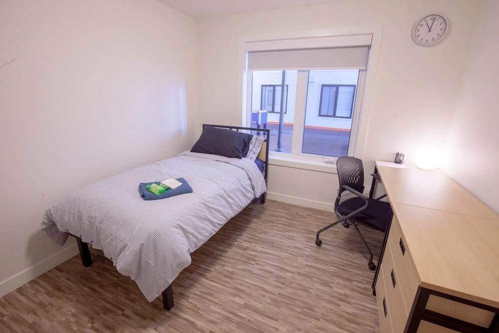 Stay With Ease Hospitality! 3 Bed 2 Bath
