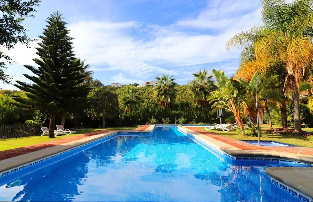 1144 Villa la Perla