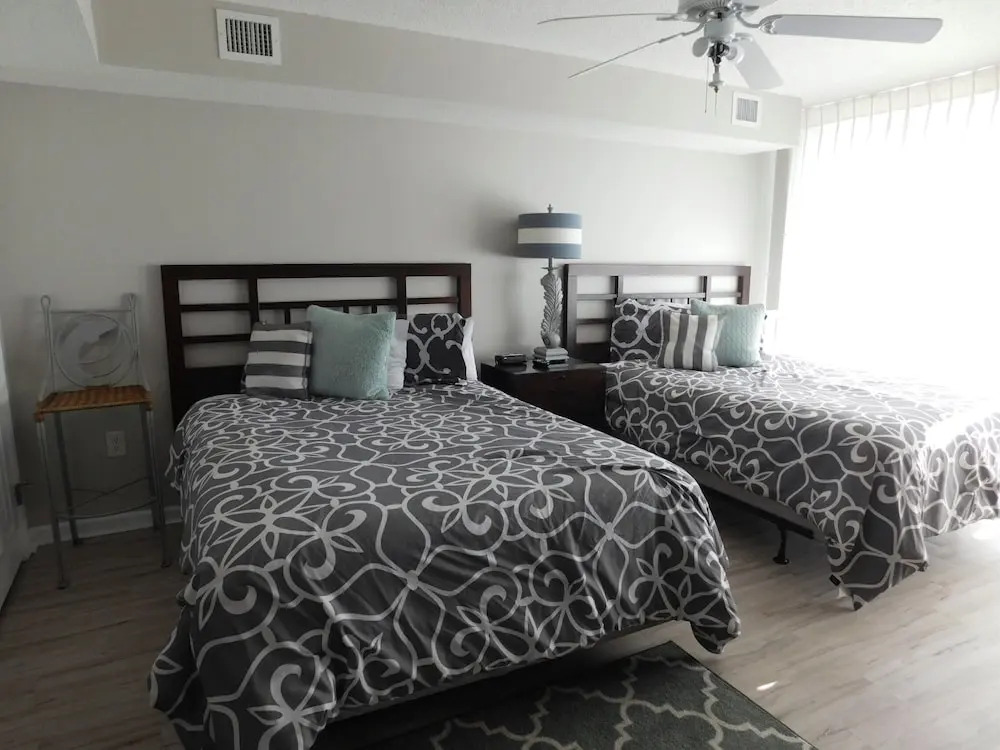 Yacht Club S #1-1104 4 Bedroom Condo by RedAwning