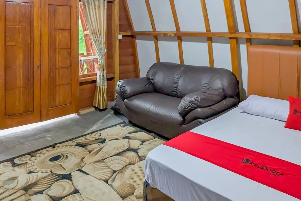 RedDoorz Resort at Ciater 3