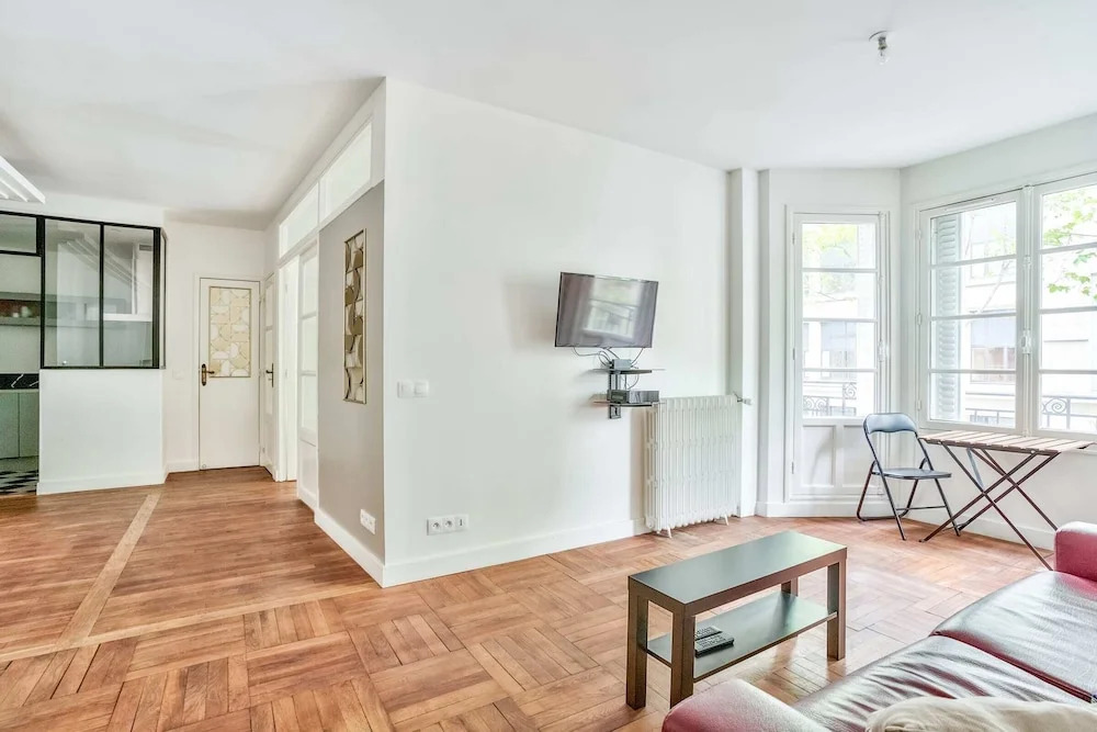 Apartment With Balcony Near Gare Montparnasse