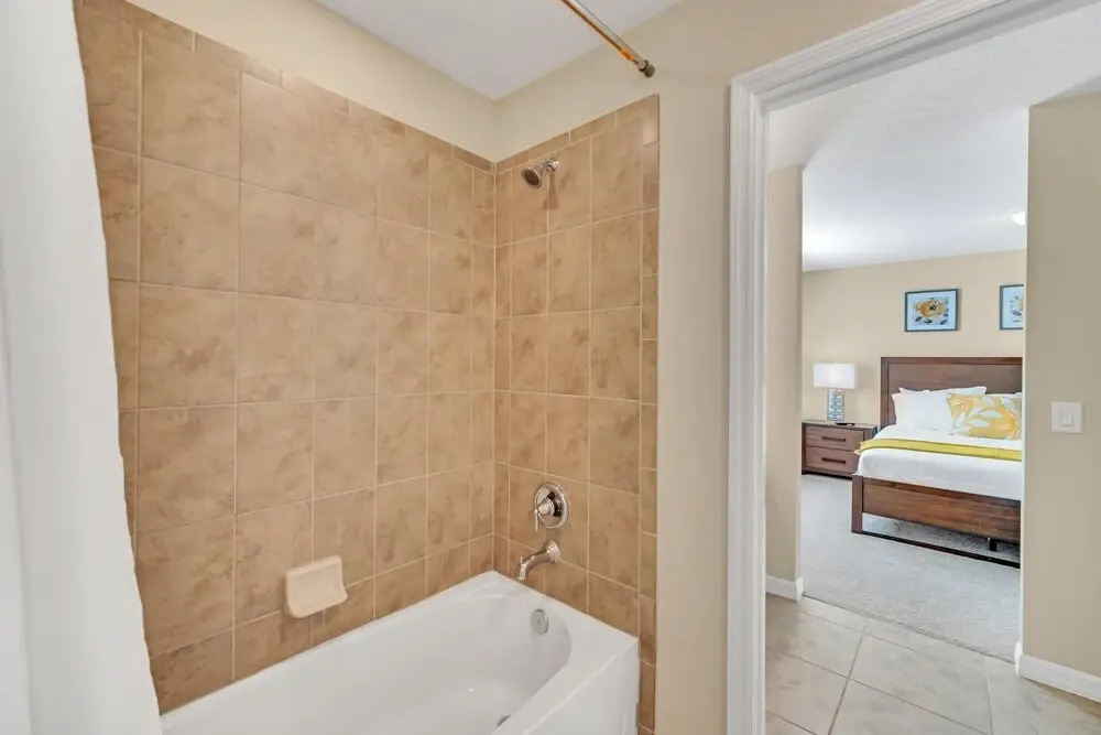 8BR Home Sleeps 16 - With Pool Hot Tub Games