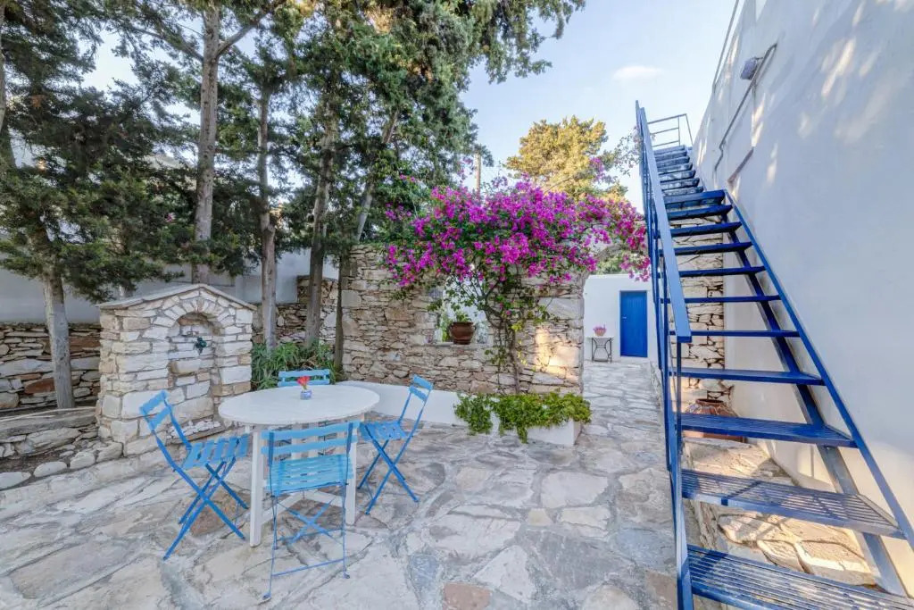 Peggy's Place, Traditional Cycladic House in Drios