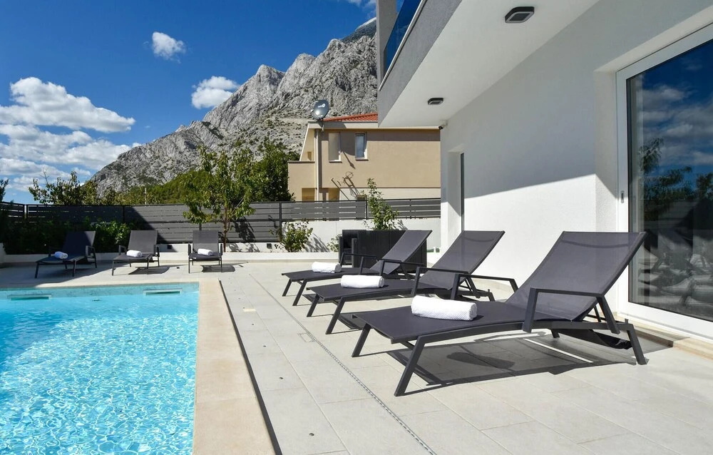 Beautiful Home In Bast