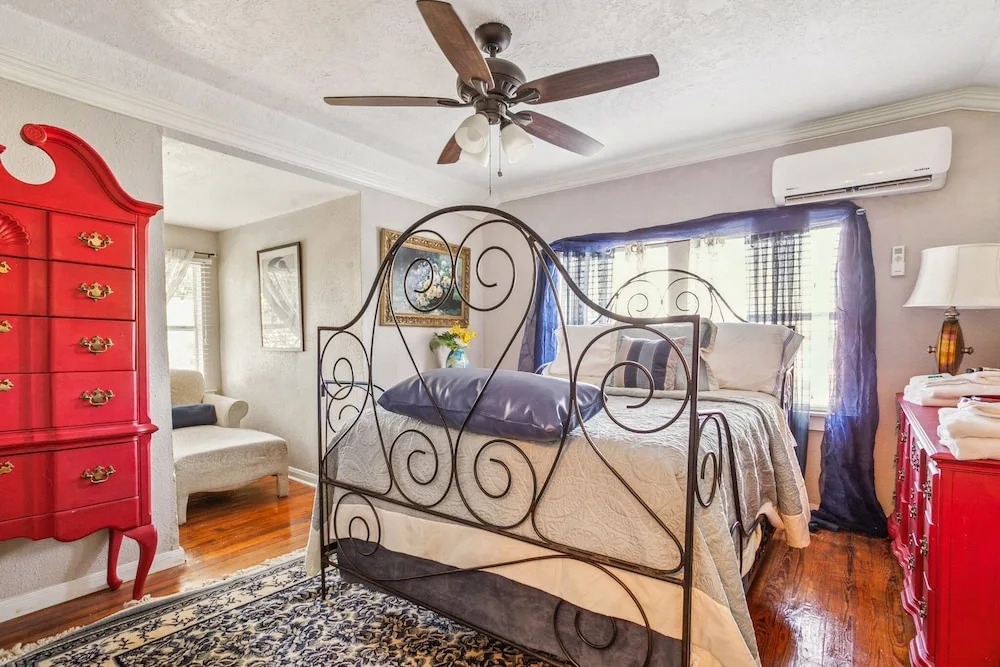 The Old Downtown Historic Grand Prairie House 4 Bedroom Home by RedAwning