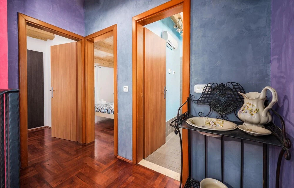 Cozy Home In Bale With Sauna